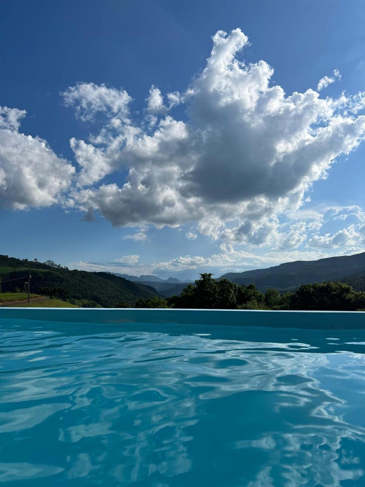 Alojamento de Turismo Selvagem Vivenda Le Vin Em Barracão